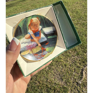 REFLECTIONS Miniature Mini Plate Donald Zolan Water Lily 1995 Pemberton & Oakes